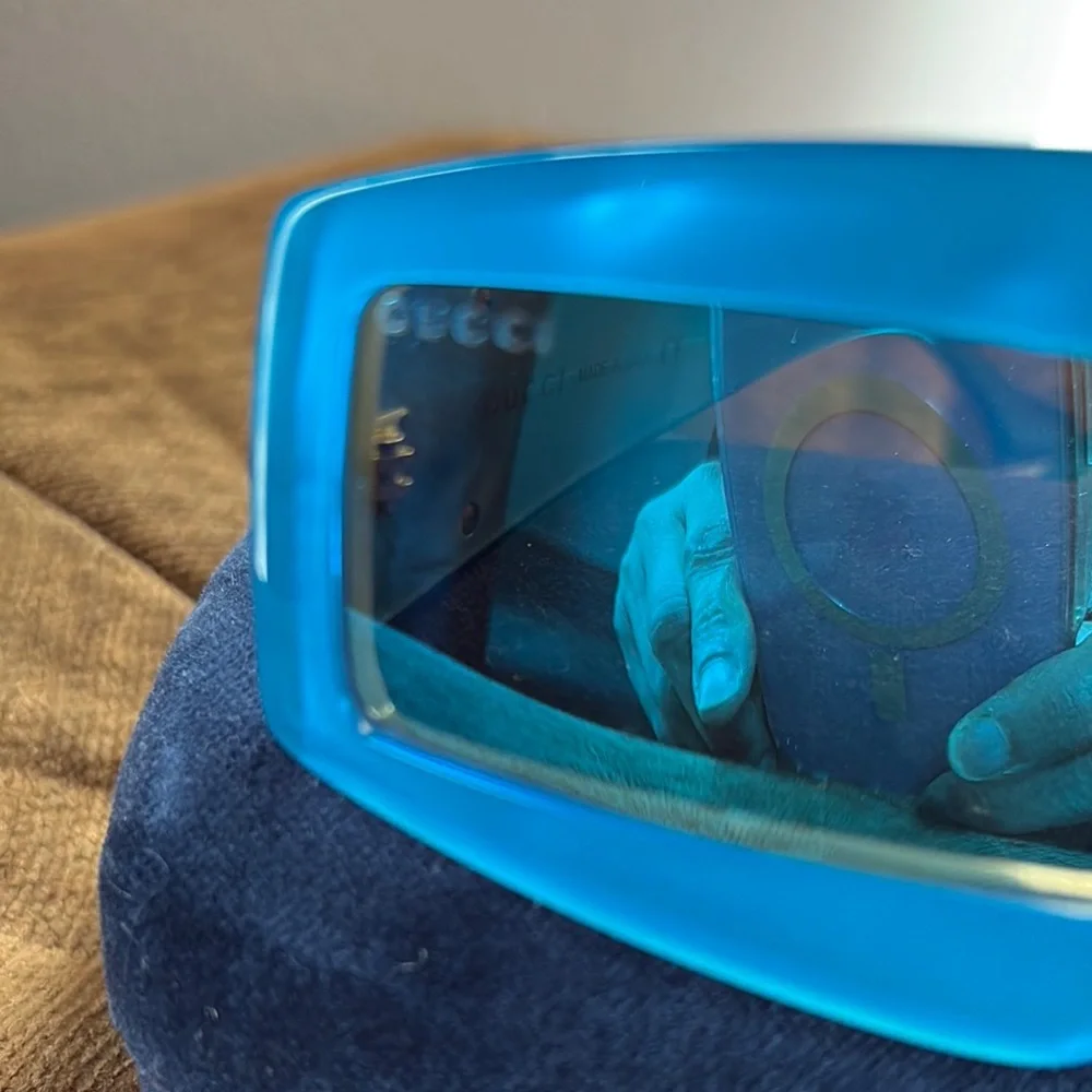 Authentic Gucci Sunglasses - Picture 5 of 6